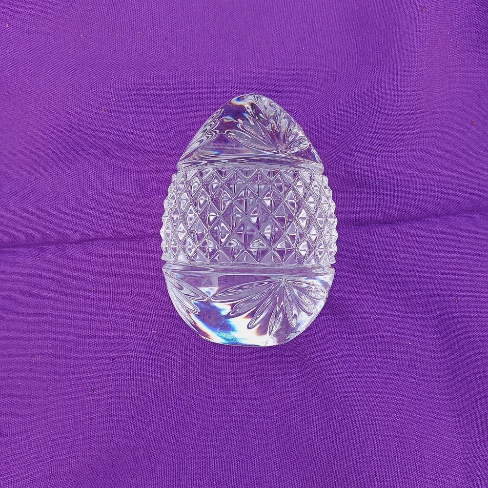 Crystal Cut Glass Egg Paperweight Made in France 1993 3.5 in.